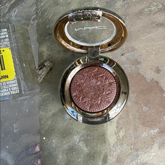 MAC Cosmetics Shimmering Bronze Eyeshadow - Picture 1 of 4